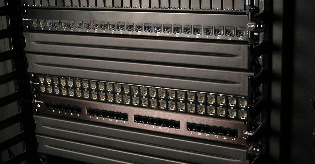 Blanking-Panel-Por-que-seu-data-center-ou-rack-precisam-dele